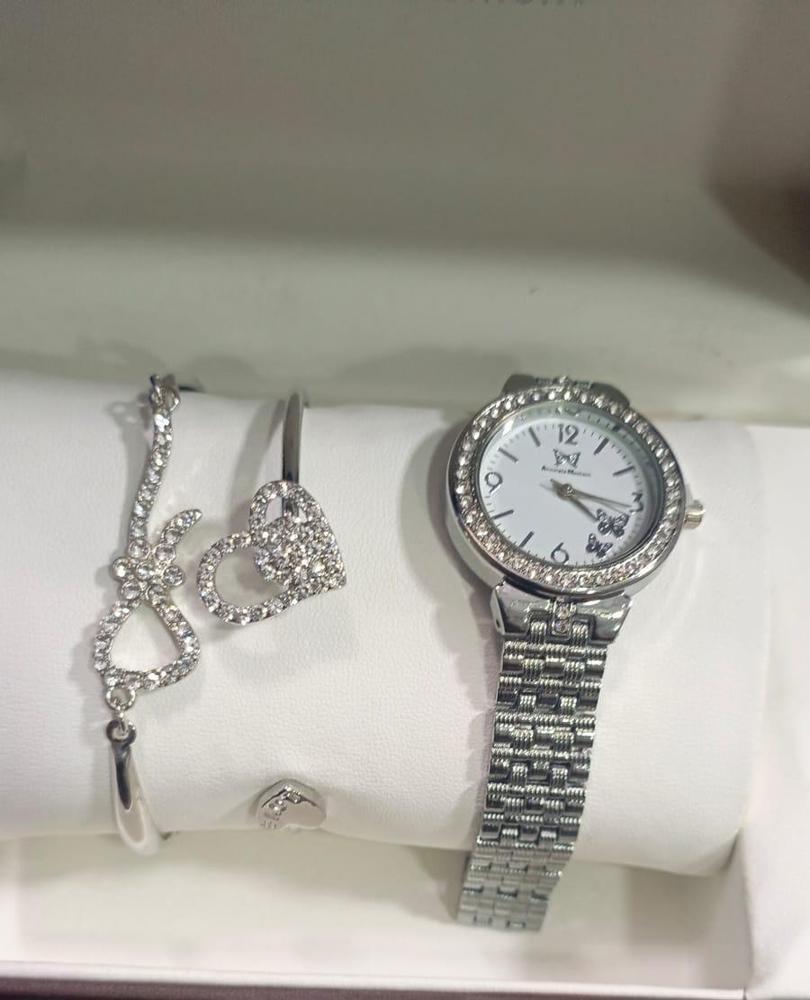 Women's Silver Chain Strap Watch With Bracelet