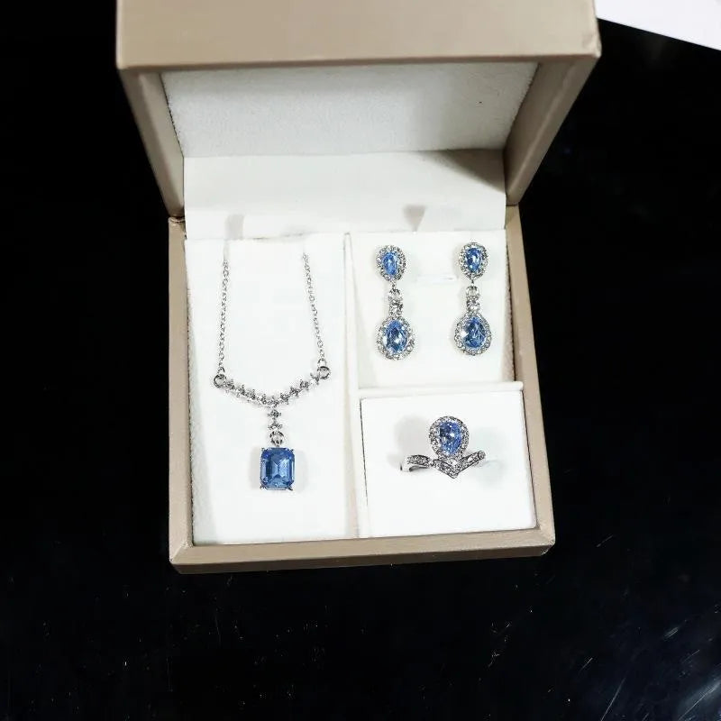 Modern Design Silver Plated Crystal Necklace Set