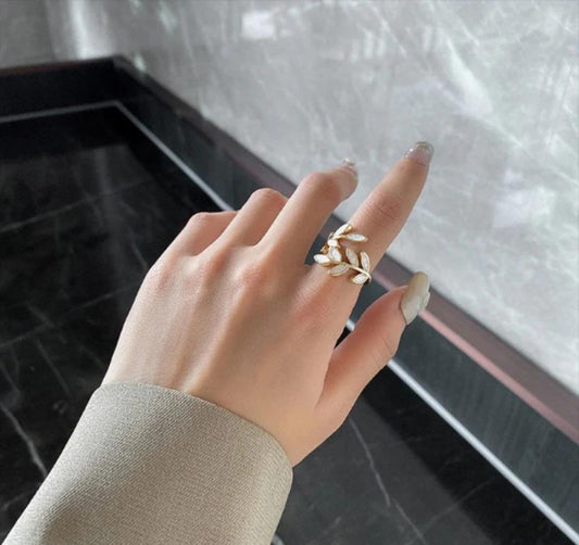 Leaf Design Adjustable Ring